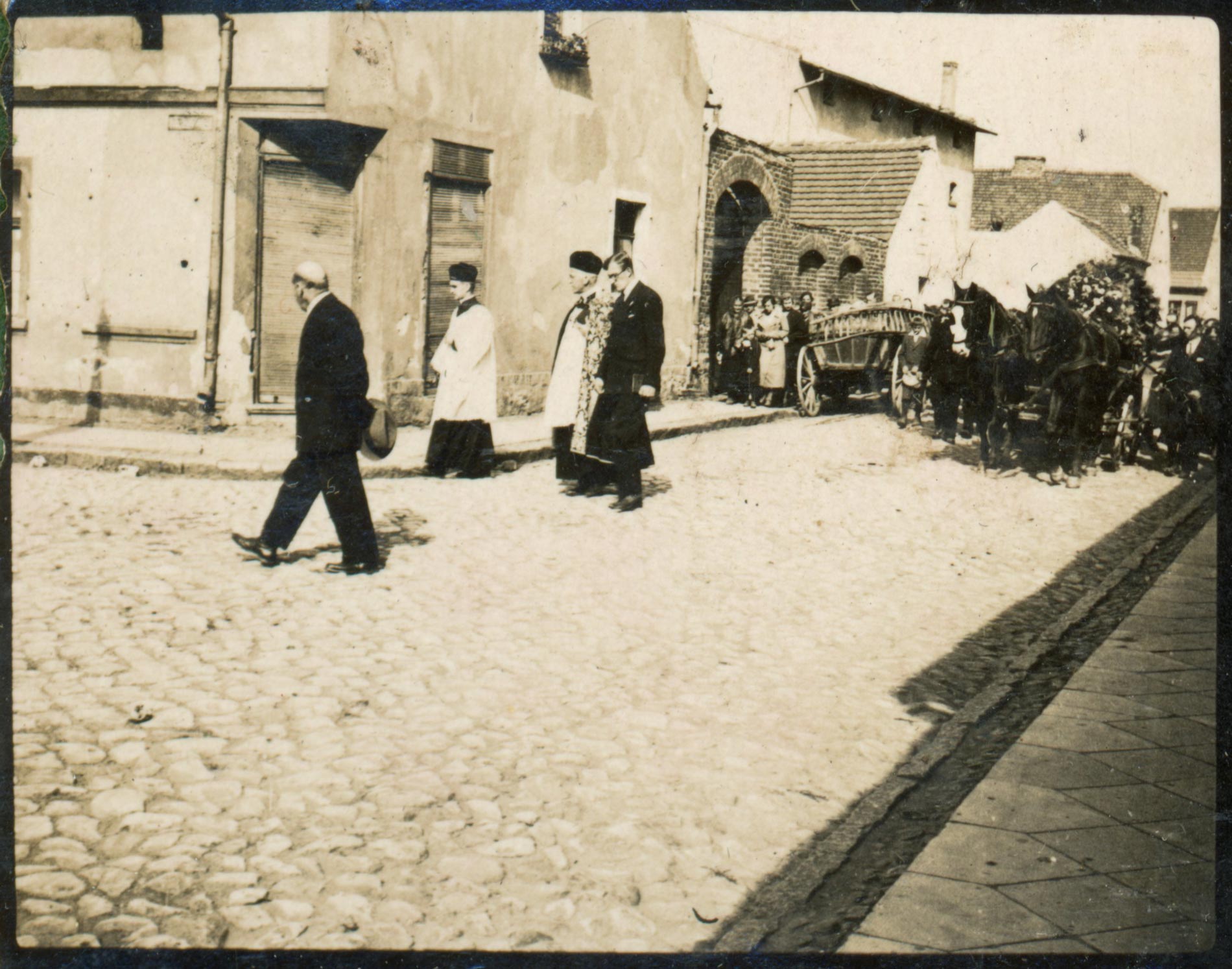 Orszak pogrzebowy w Kórniku – lata 30. XX wieku